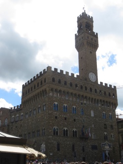 Museo Nazionale is on the back of Palazzo Vecchio.